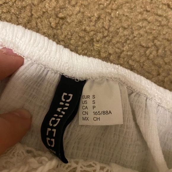 white blouse - Picture 3 of 3